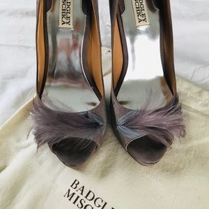 Badgley Mischka peep toe heels